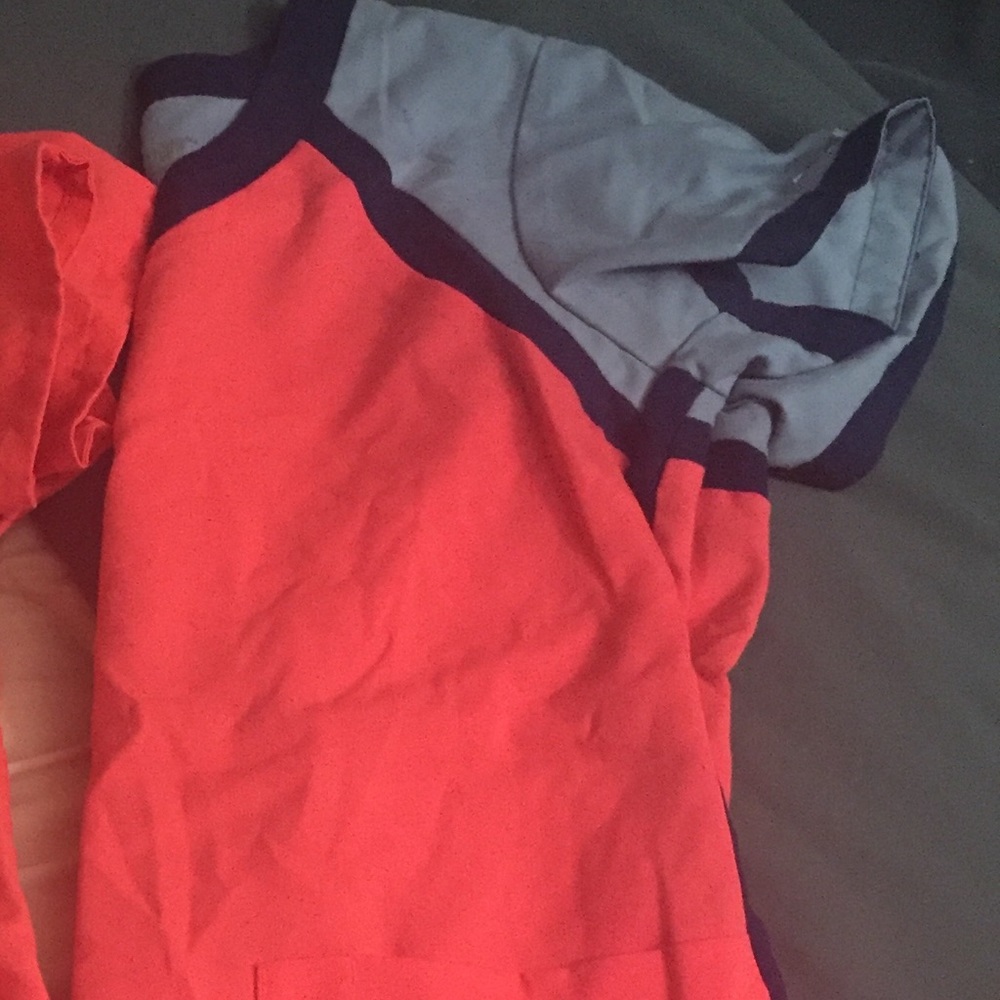 XS Grey’s Anatomy top.